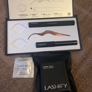 LASHIFY Black and Silver Eyelash Kit